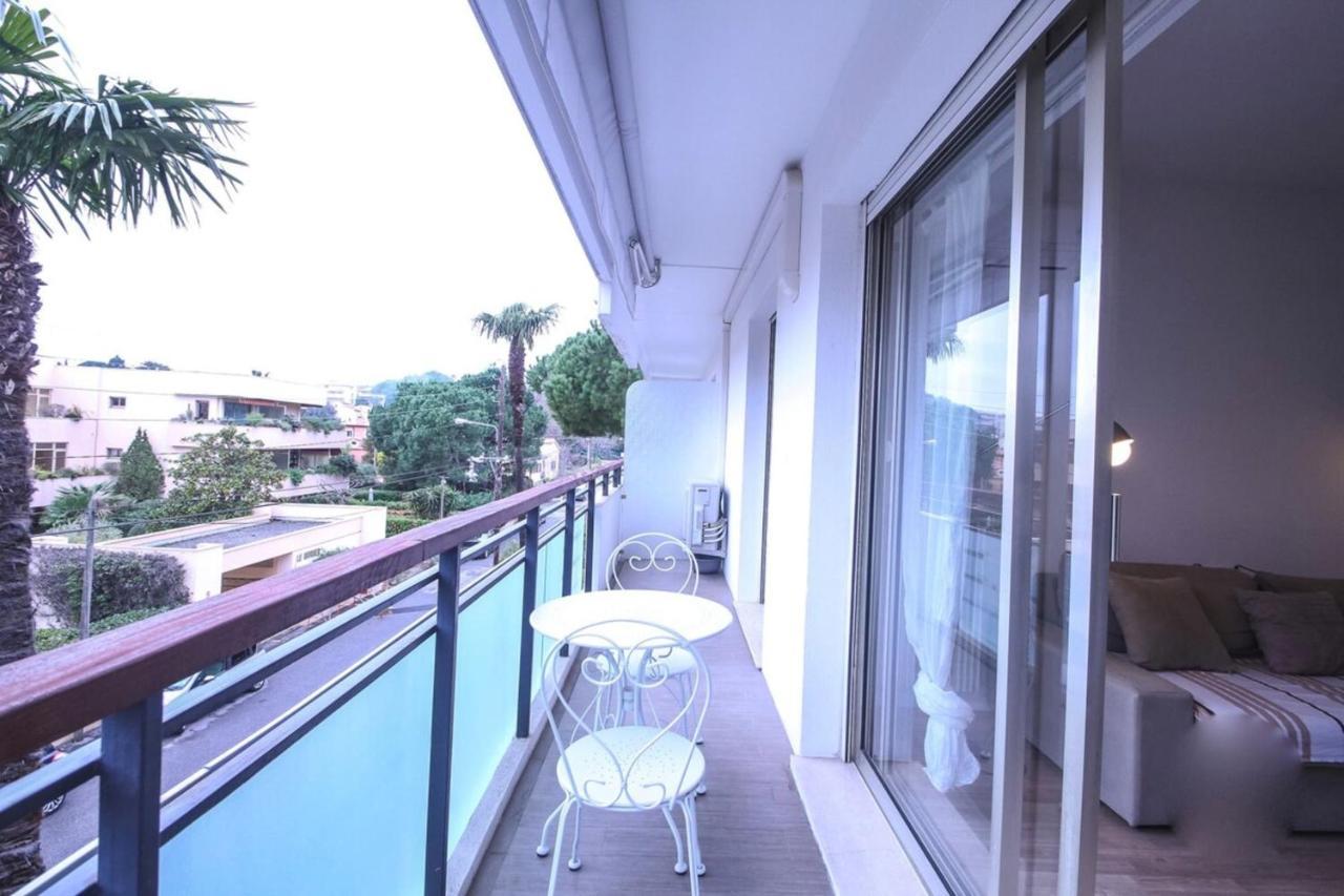 Апартаменты Air-conditioned Near The Beaches With Furnished Balcony & Parking